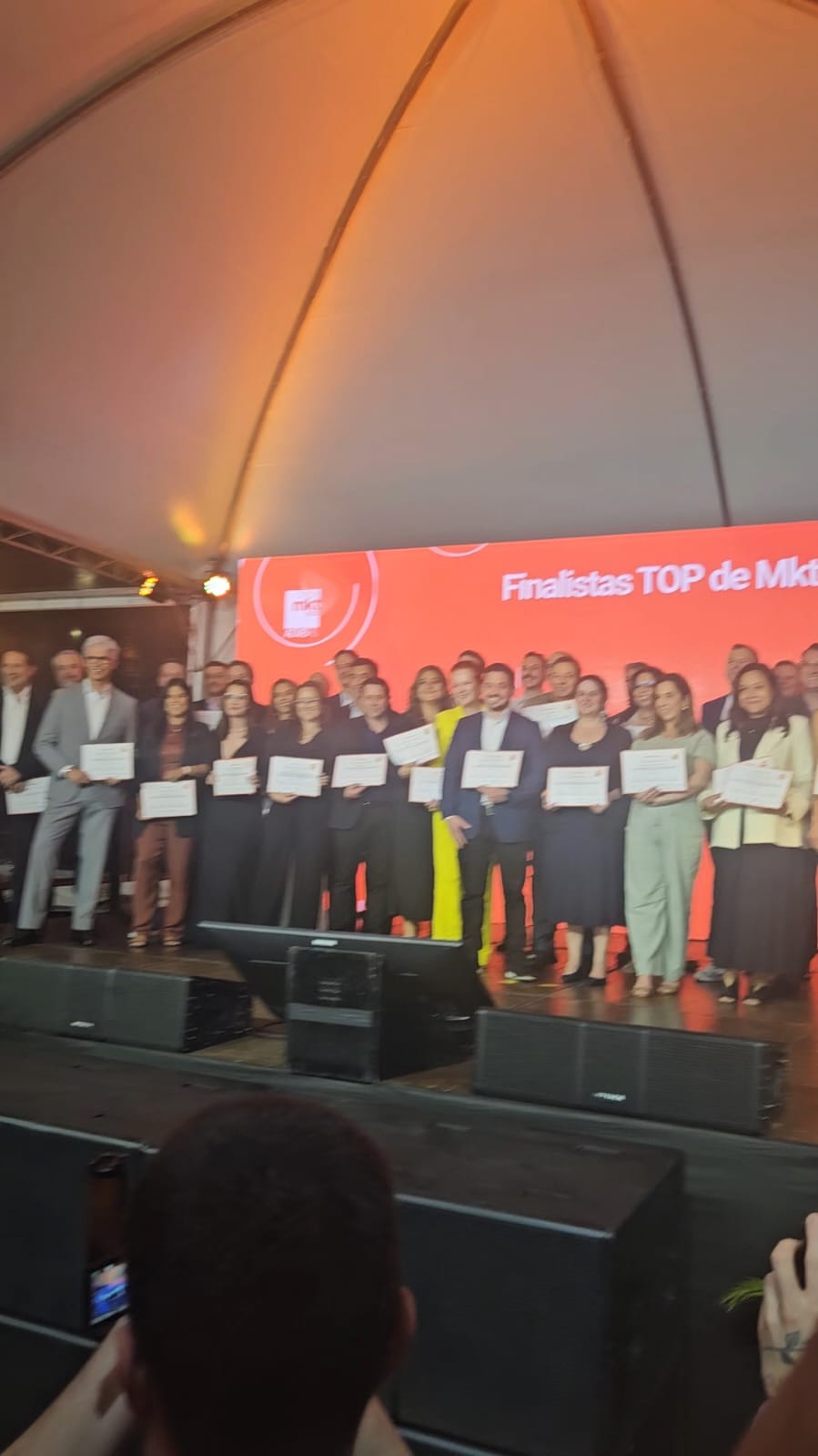 Palco com os finalistas do TOP de Marketing